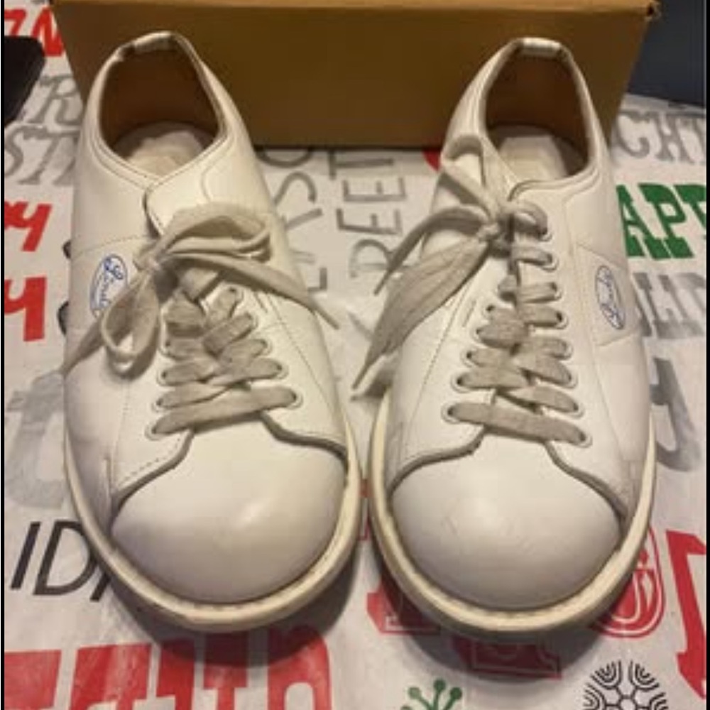 Linds Righthand Bowling Shoes 5.5 E